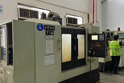 ماكينات التفريز CNC